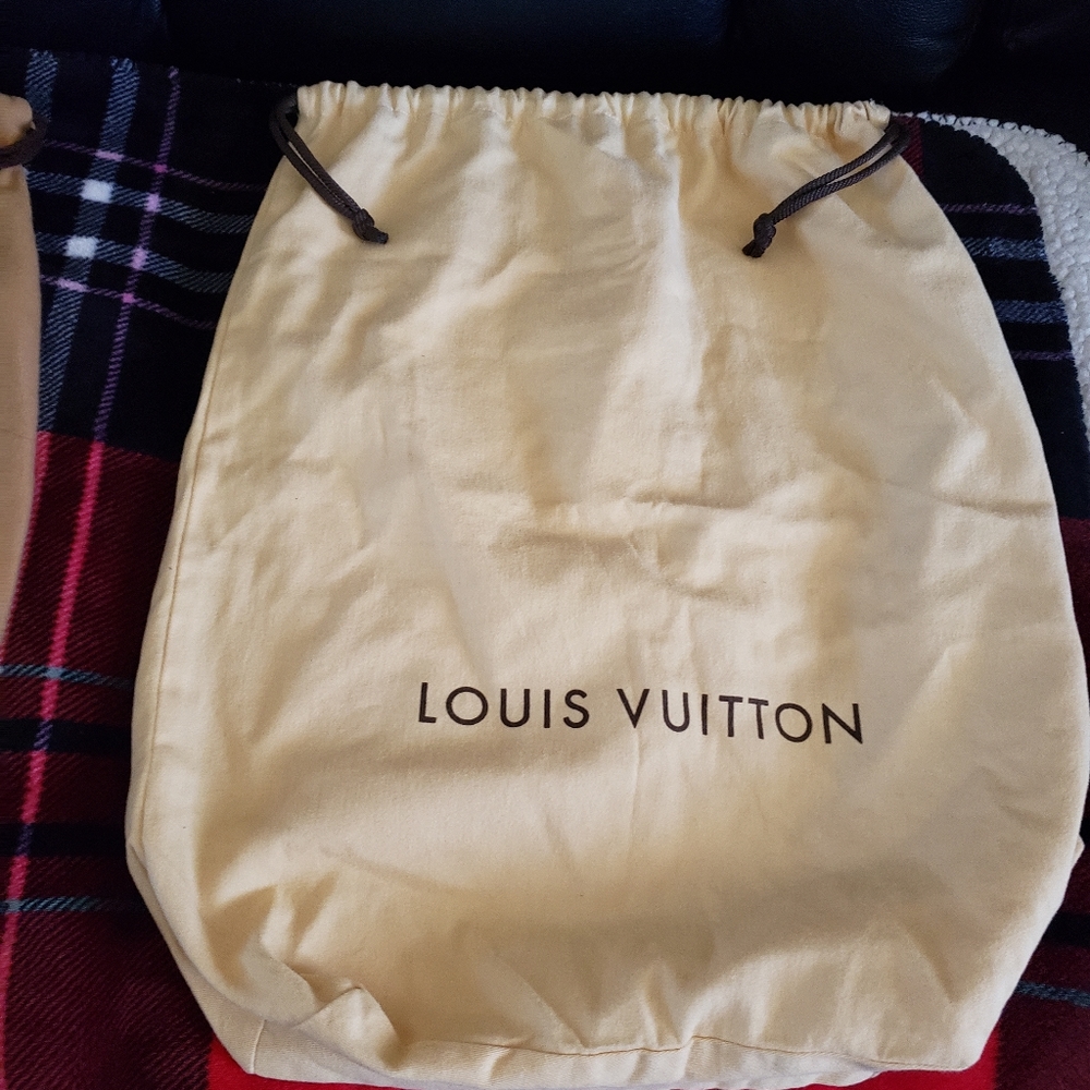 Dust bag